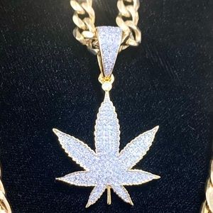 NEW PENDANT FULL DIAMONDS cz 18K GOLD CHAI…